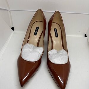 Cognac patent pump with block heel